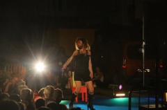 Danser dans mon petit salon 13 * 6240 x 4160 * (5.46MB)
